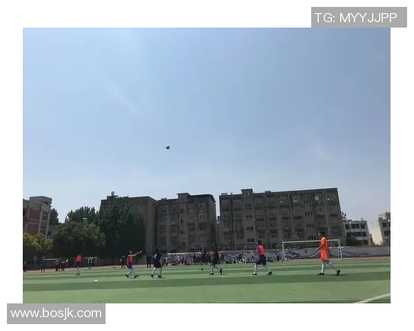 足球巨星欢聚一堂 共话绿茵传奇与未来发展